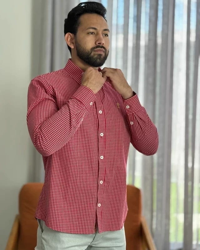 CAMISA PREMIUM MICROXADREZ VERMELHA COM BRANCO ML