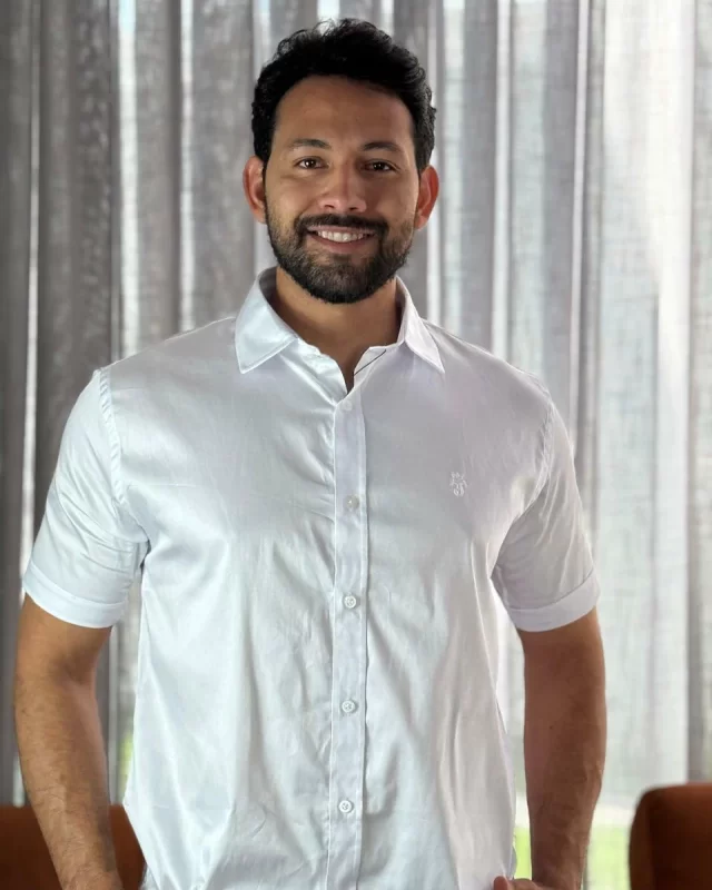 Camisa Social Acetinada Branca MC